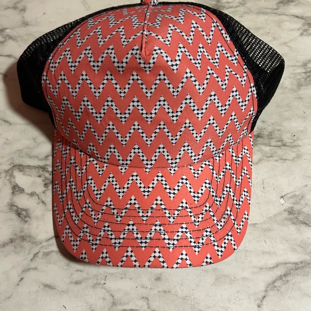 NWT Design Hat/Cap - Picture 2 of 6